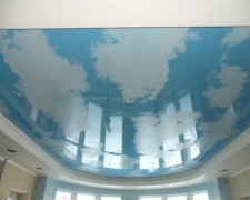 Фактура небо и облака в бассейне