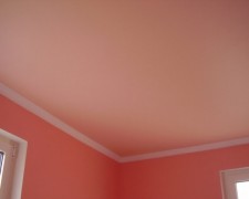 Матовый потолок в розовых тонах